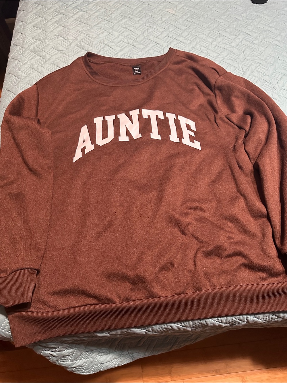 SHEIN Rust Crewneck Sweater with 'AUNTIE' Graphic